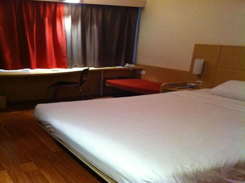 Ibis Chengdu Yongfeng Hotel Екстериор снимка